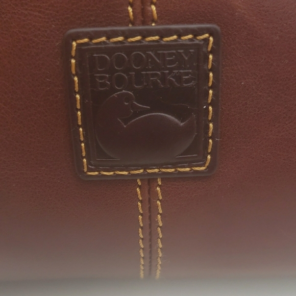 ❤Dooney & Burke Tote Bag (EUC) - Picture 5 of 16